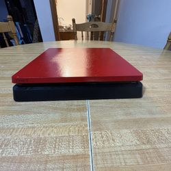 PlayStation 4 Slim 