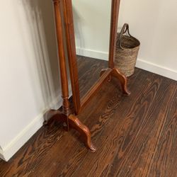 Antique Mirror  In Good Condition  