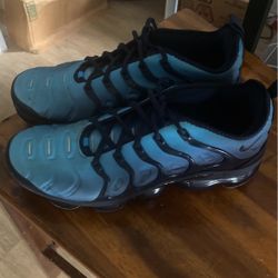 Brand :Nike Vapor Max’s +.  I Have Worn It 4 Times , Still In Good Condition , I Am Asking For 80