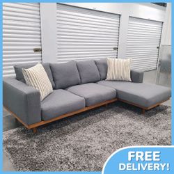 West Elm Couch / Sectional Sofa 💥 Free Delivery 💥