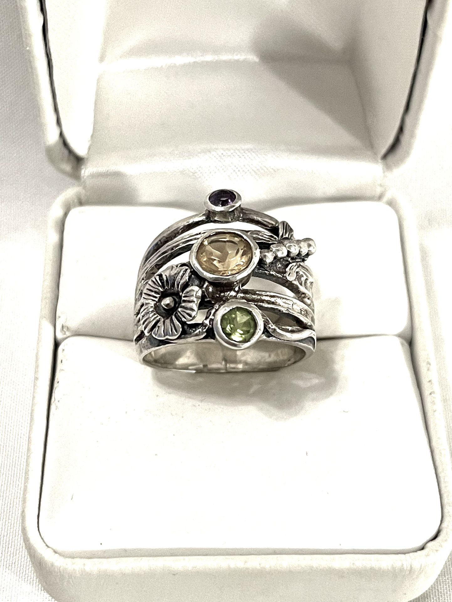 Vintage Rare Find Made In India .925 Silver Ring With Valuable (Citrine, Peridot & Amethyst) Gemstones. Size 7.5