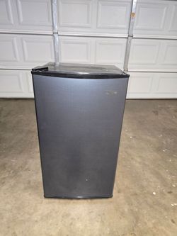 Mini fridge