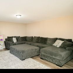 Sectional With Large Ottoman 