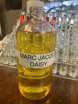 Marc Jacob DAISY (w) body oil fragrances