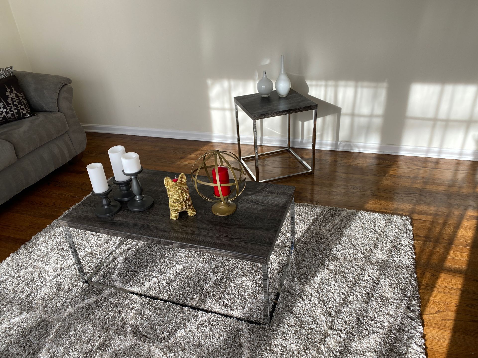 Set of coffee tables