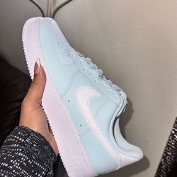 🔥 Nike Air Force 1 – Size 7  Clean pair, ready to wear Unique colorway (not easy to find)  💰 $95 📍 Phoenix Pickup or delivery available  Need gone