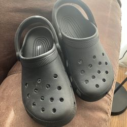 $10, Boys Crocs shoes size 4