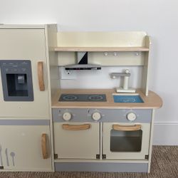 Play Kitchen