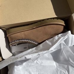 Tasman Slippers Size 8 Brand New Never Worn 