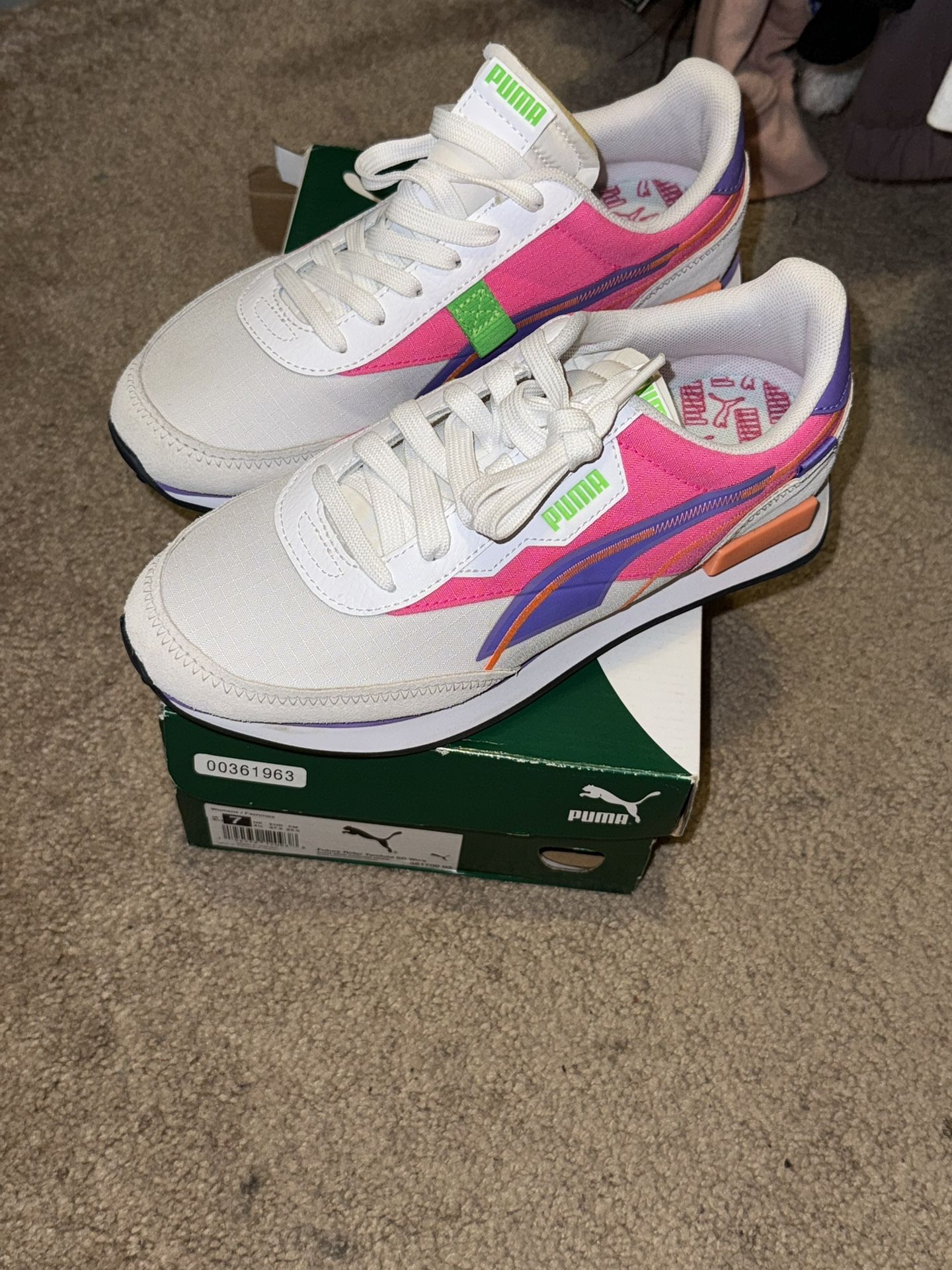Women Puma Size 7