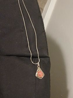 Sterling silver pendent and 18 inch chain
