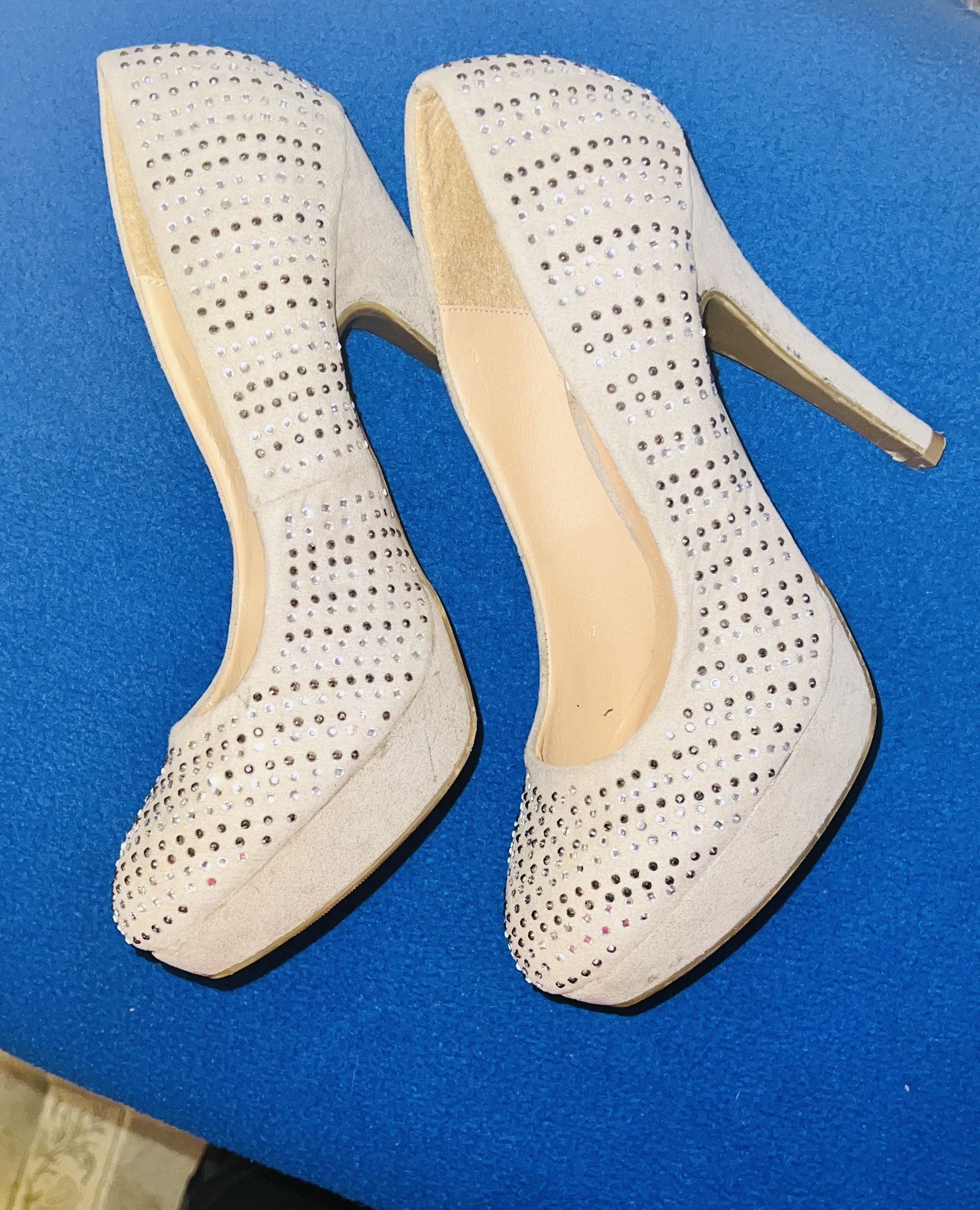 Very good ladies high shoes sizes (9/12 M) only $15