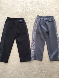 Nike Jordan Boys 4t pants 2 pairs