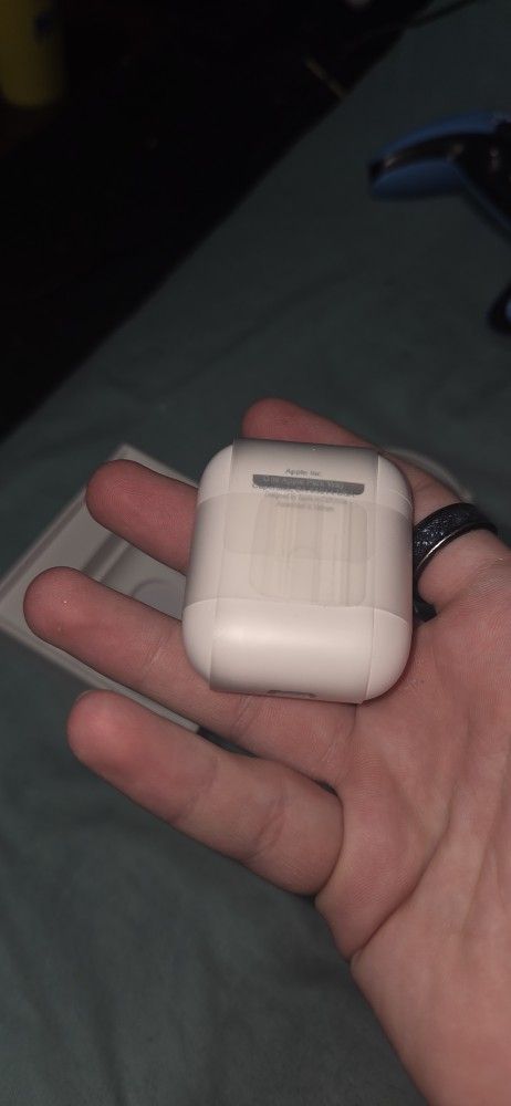 Apple Earbuds Gen 2