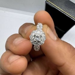 Ladies Diamond Ring 