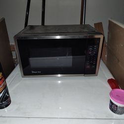 Magic chef Microwave 