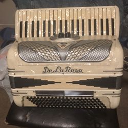 De La Rosa 1957 Accordion Pearl White