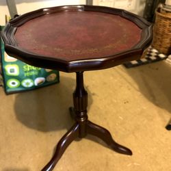 Vintage Bombay Company Pie Crust Leather Top Wood Side Table Plant Stand 