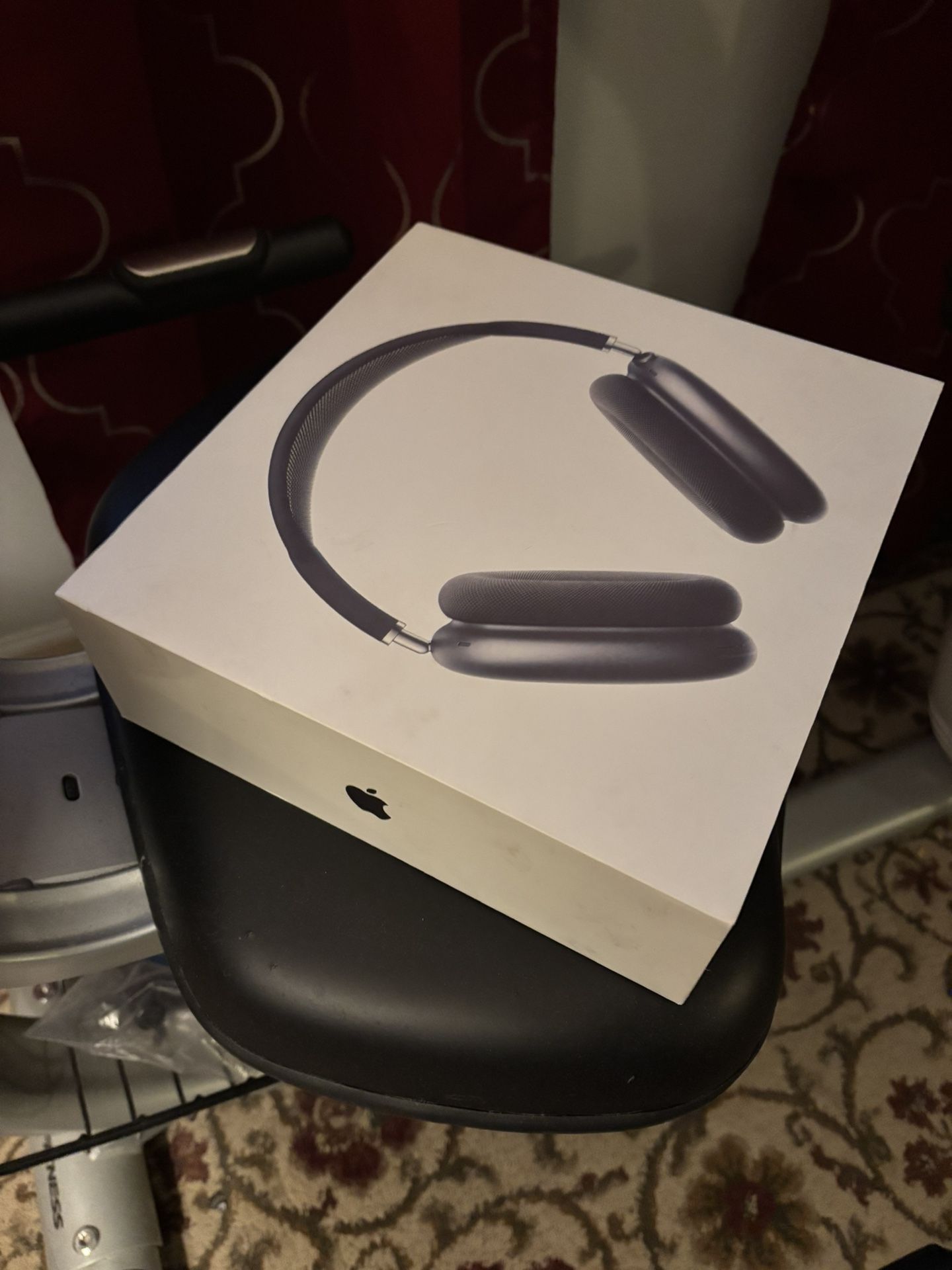 Black AirPods Max