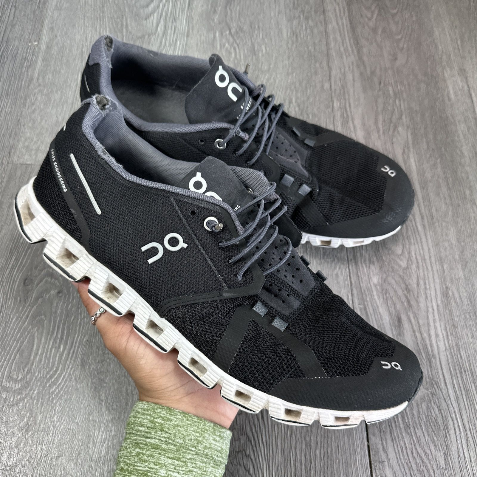 On Cloud 5 Swiss Engineering Mens Sz 10.5 Shoes Black White Athletic Shoes Read