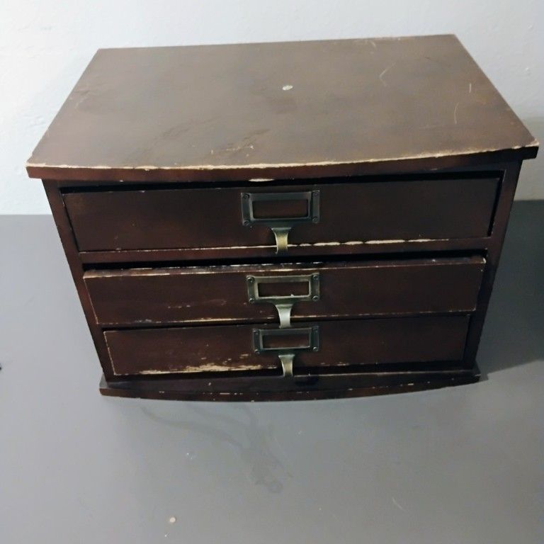 A Small Storage Draw