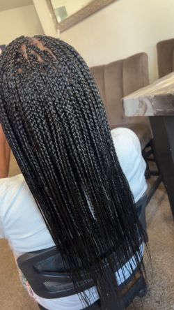 Shampooing-conditioning-hair-braiding