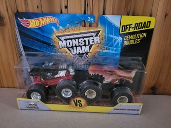 HotWheels Monster Jam BONESHAKER vs MEGA WREX