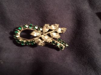 Vintage Gem sparkle leaf pin