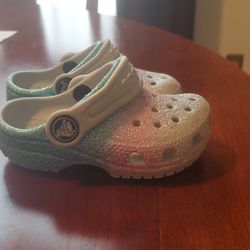 TODDLER MULTI COLOR GLITTER GIRLS CROCS SIZE 5