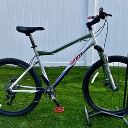 26” Giant Yukon Hardtail mountain Bike Bicycle