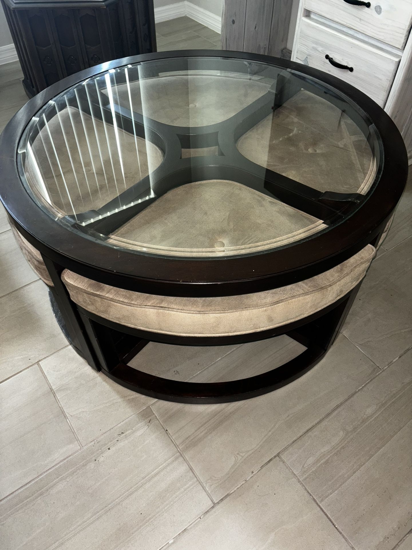 Glass Coffee Table w/ 4 Ottomans – Lady Lake – CASH ONLY – $165 FIRM