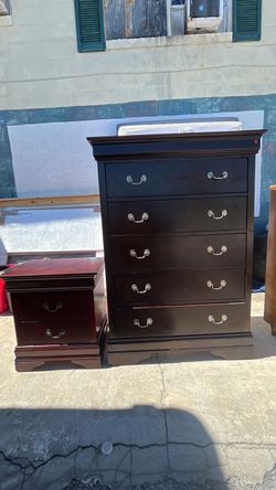 Dark Wood Chest of Drawers and Nightstand Set