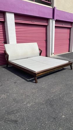 King bed frame