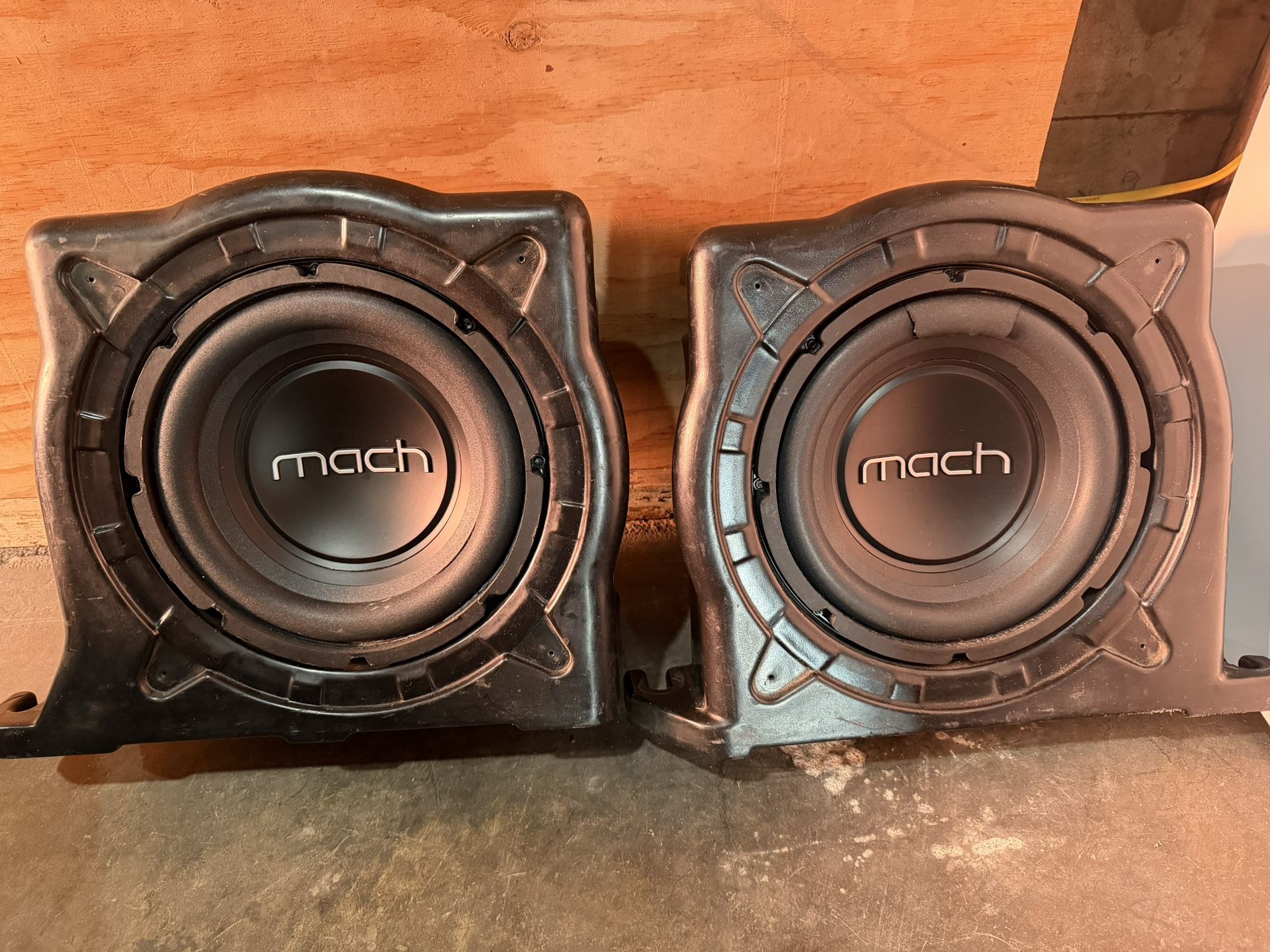 Mach 1000 Subwoofer