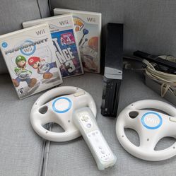 Black Nintendo Wii w/ Mario Kart 