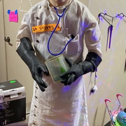 Halloween Prop Dr. Shivers. Talks And Beaker Lights Up Only.