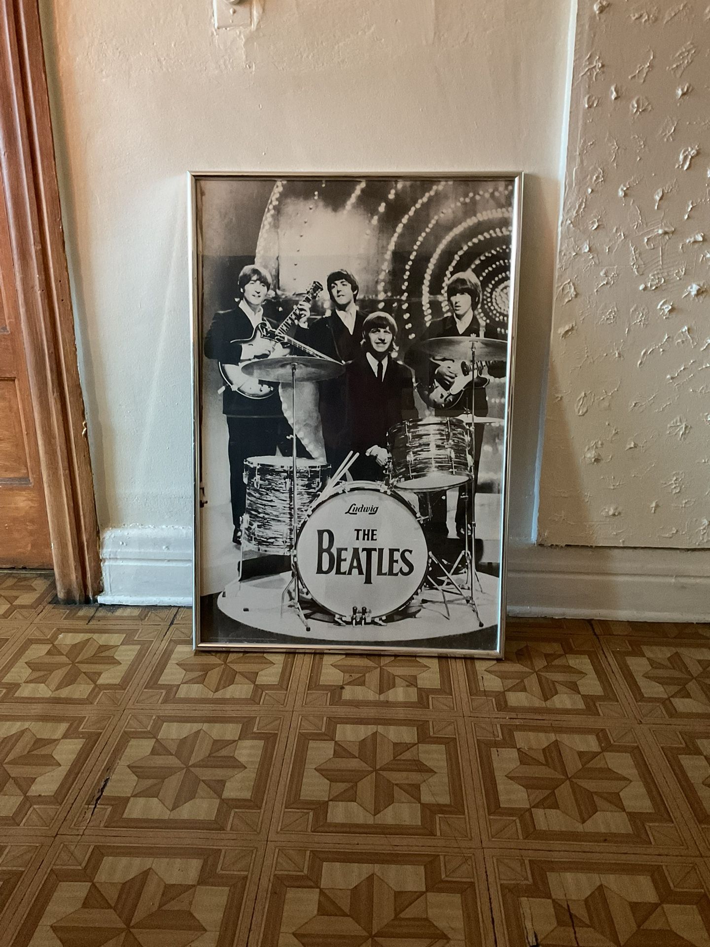 THE BEATLES OLD SCHOOL PICTURE POSTER WITH FRAME