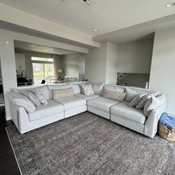 Tate 5-Piece Sectional – Excellent Condition (Like New!)