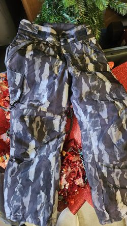 Snow pants size 4/5  Camouflage Black n Gray