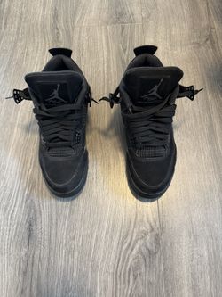 Black Cat Jordan 4