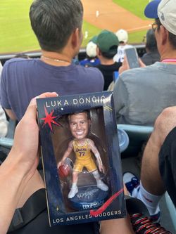 Luka Lakers Bobblehead – Dodgers