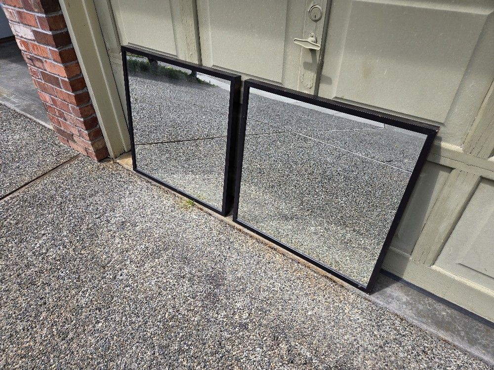 2 Free Matching Mirrors!