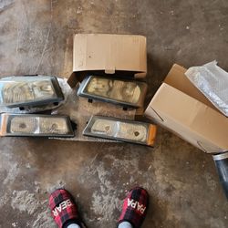 2005 Chevy Silverado Head Lights