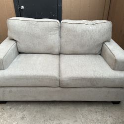 Couch And Love Seat For Sale. 