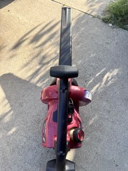Troy built leaf blower