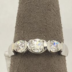Elegant 14K White Gold Three-Diamond Ladies Band 