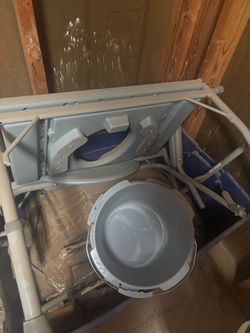 Portable commode