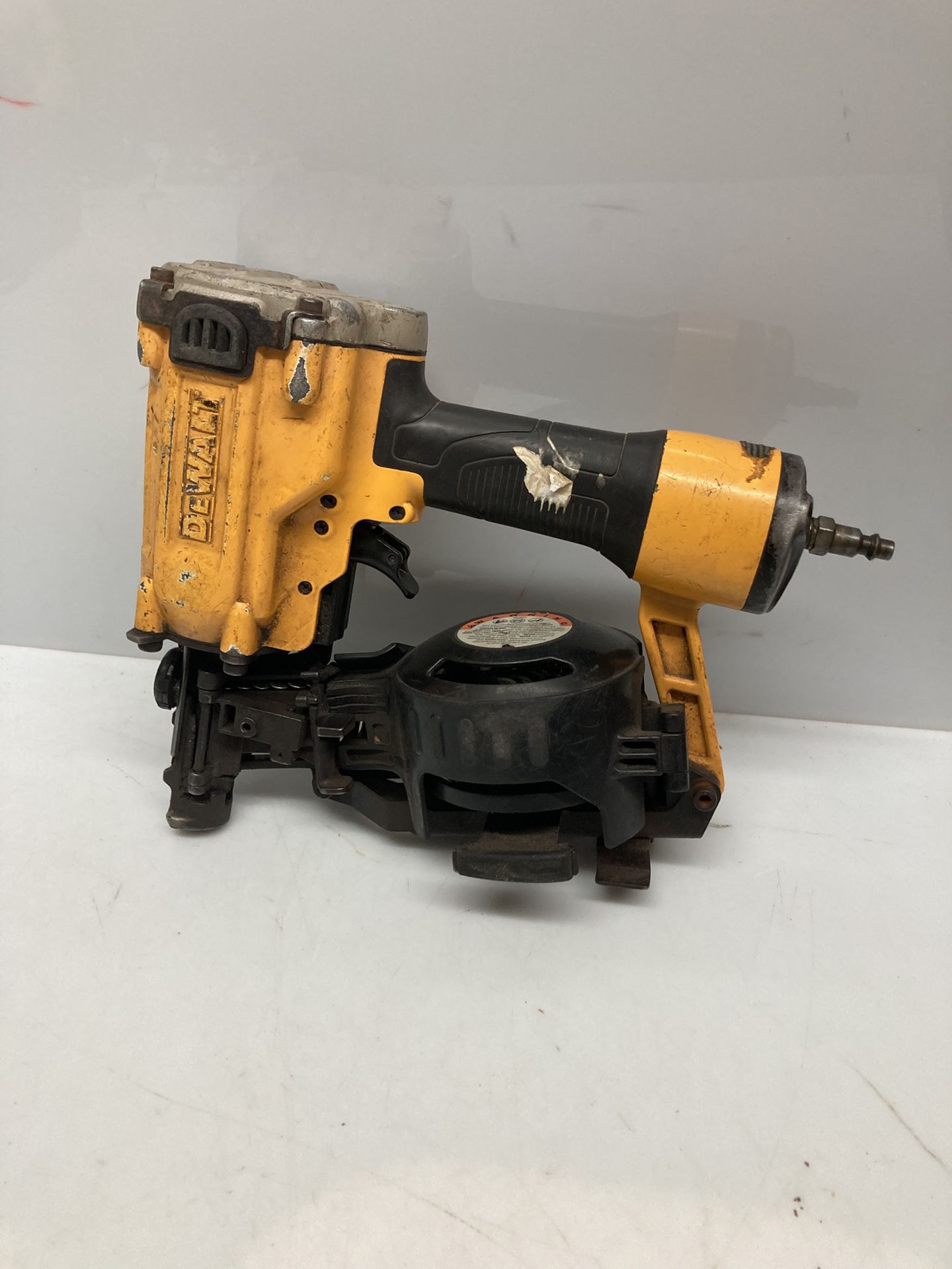 Dewalt Dw45RN 15 Degree Coil Roofing Nailer Adjustable Depth