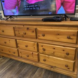 9-Drawer Wood Dresser 