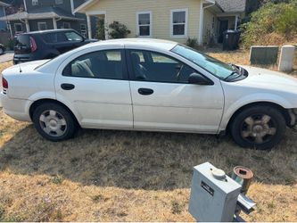White Dodge Stratus 4-Door Sedan